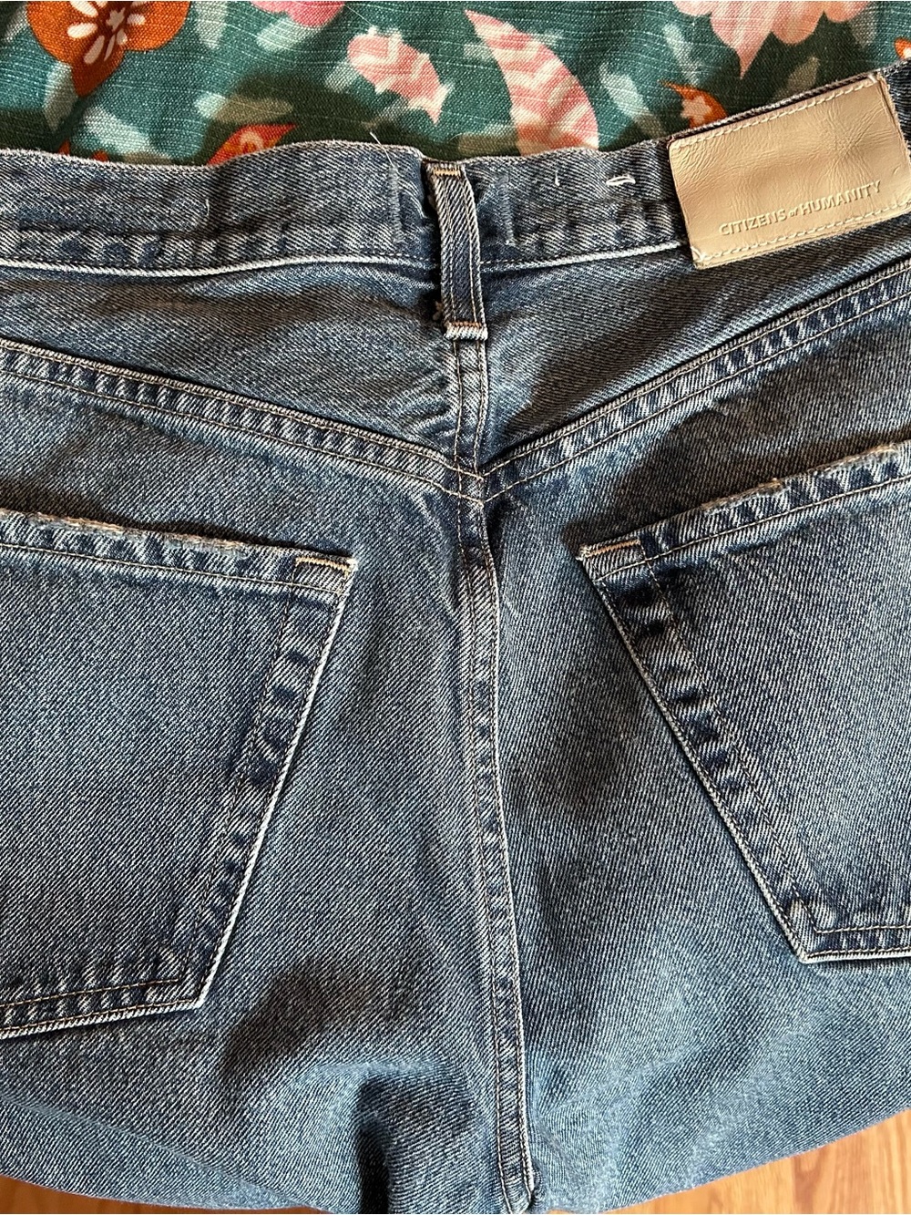One pair of Citizens of Humanity Ayla jeans; like new! - Picture 4 of 7